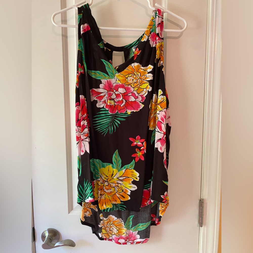 👚 Old Navy Floral Tank